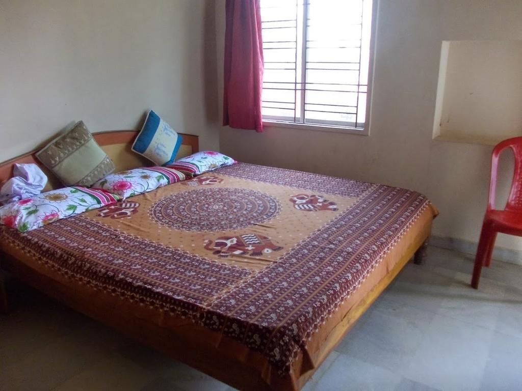 Rishaan Guest House Puri Habitación foto