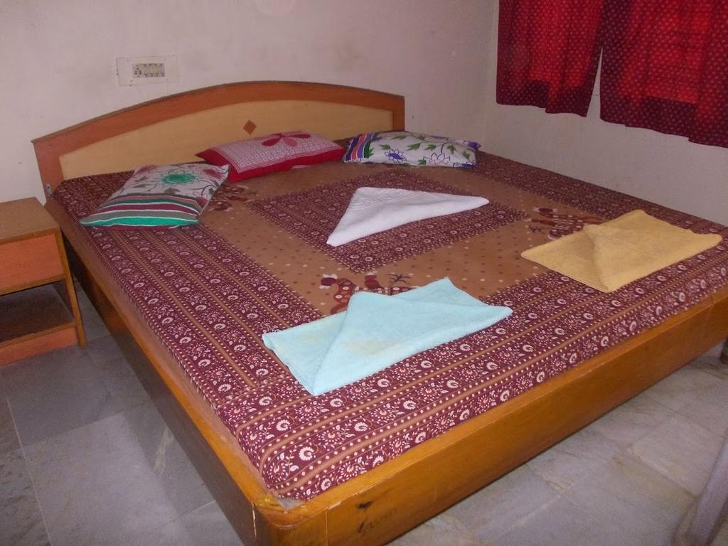 Rishaan Guest House Puri Habitación foto