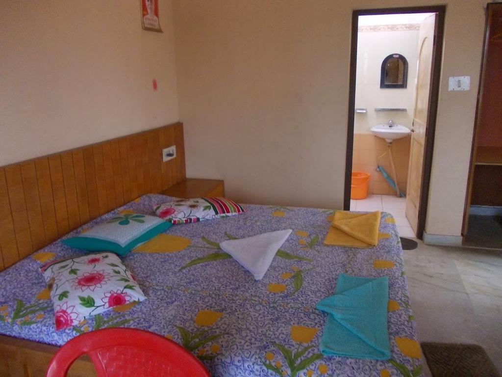 Rishaan Guest House Puri Habitación foto