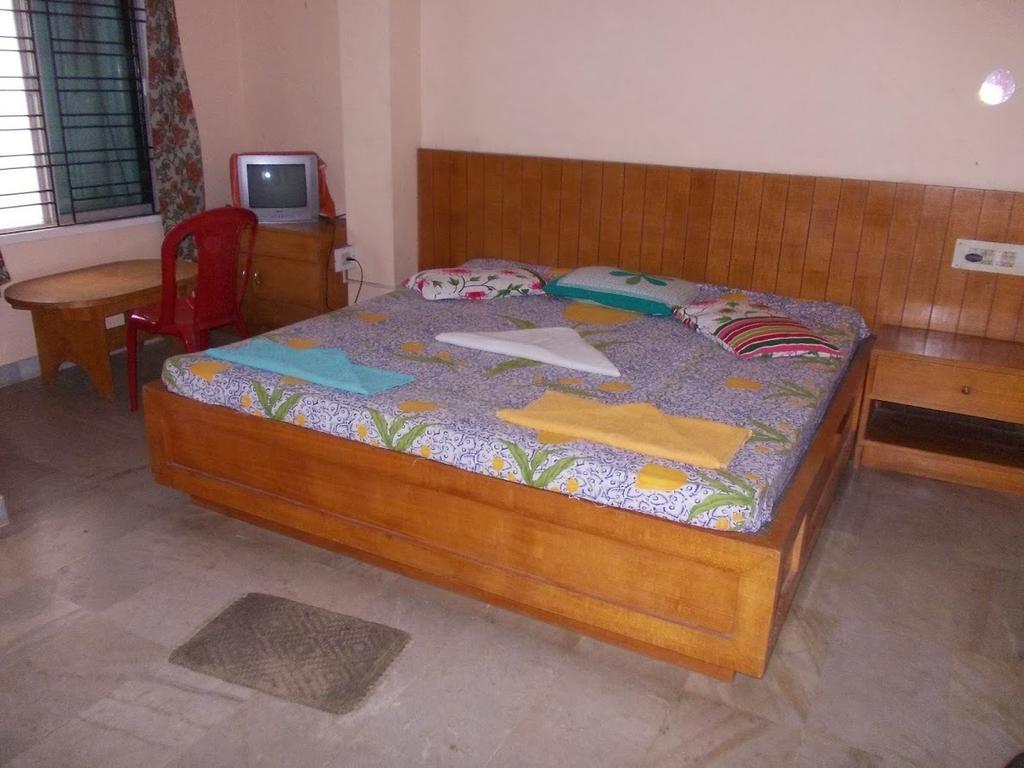 Rishaan Guest House Puri Habitación foto